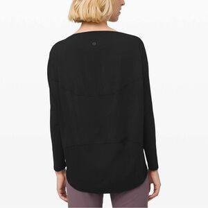 Lululemon Back in Action Long-Sleeve Shirt in Size 6 / Black